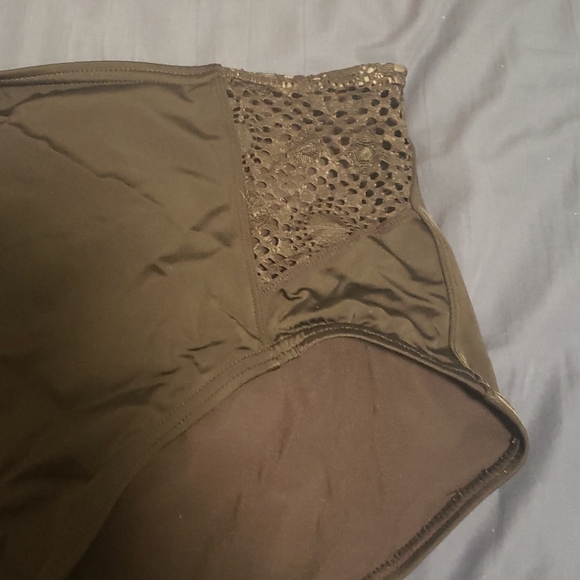 Two piece bathing suit - Picture 5 of 5